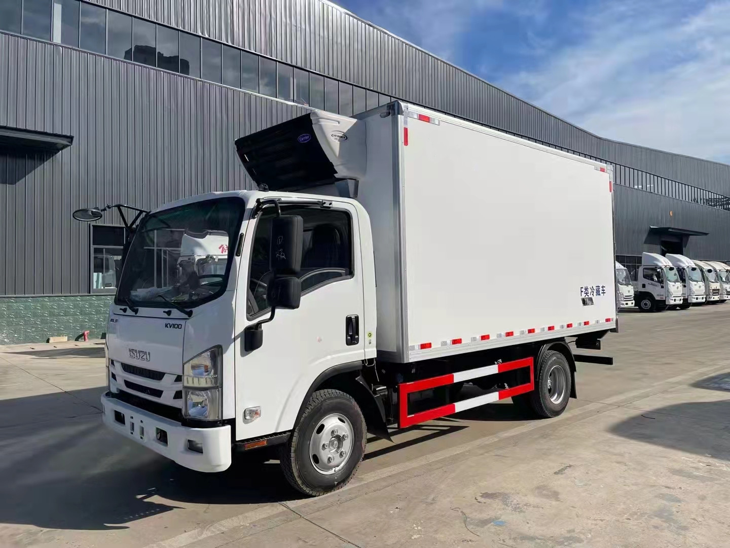 国六五十铃kv100 4.2米冷藏车