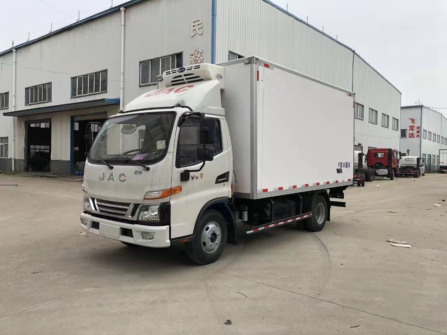 国六江淮骏铃V5 4.2米冷藏车